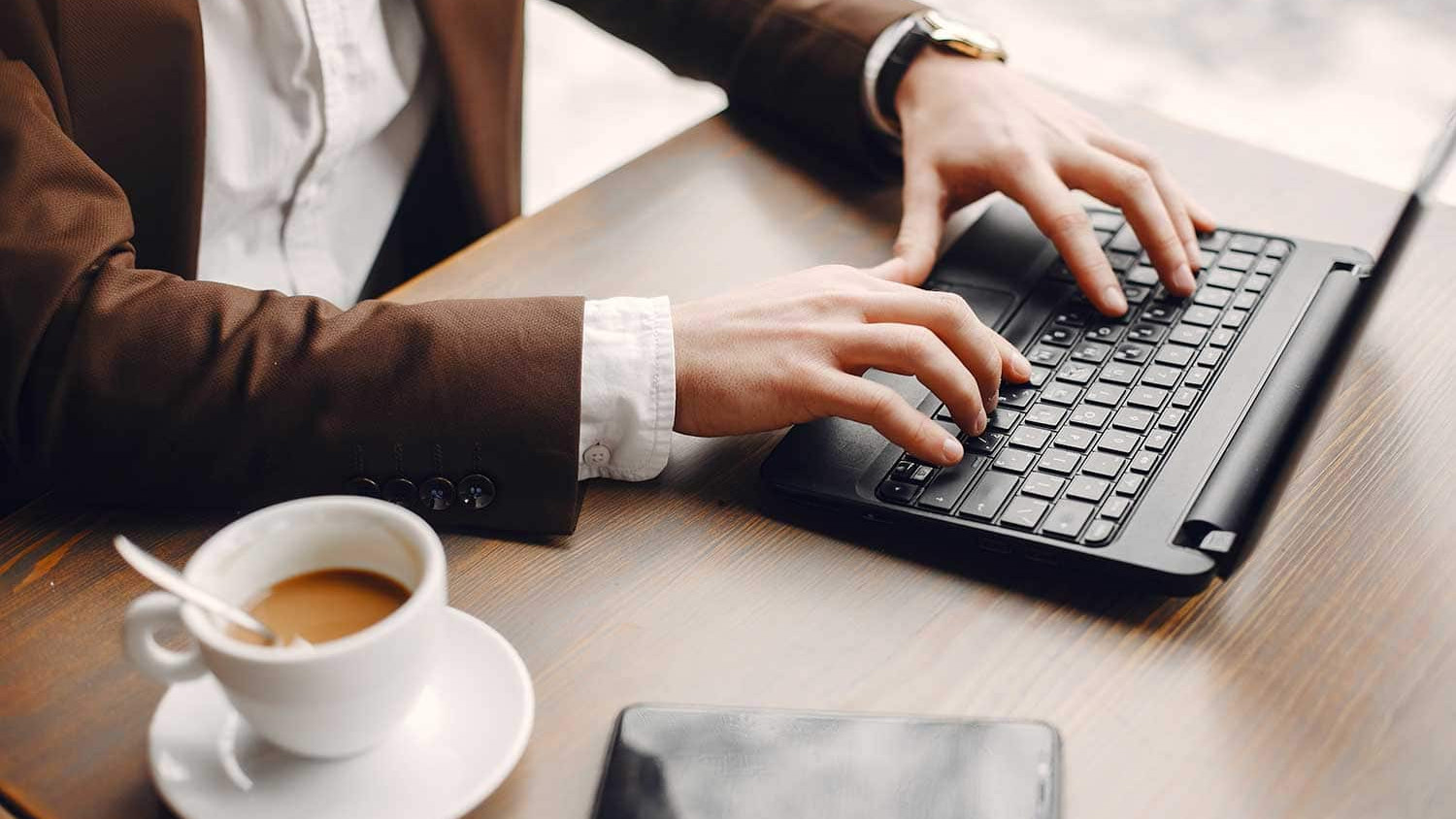 Utilisation de l’ordinateur portable professionnel Lenovo ThinkPad X260 usage pc portable lenovo thinkpad x260