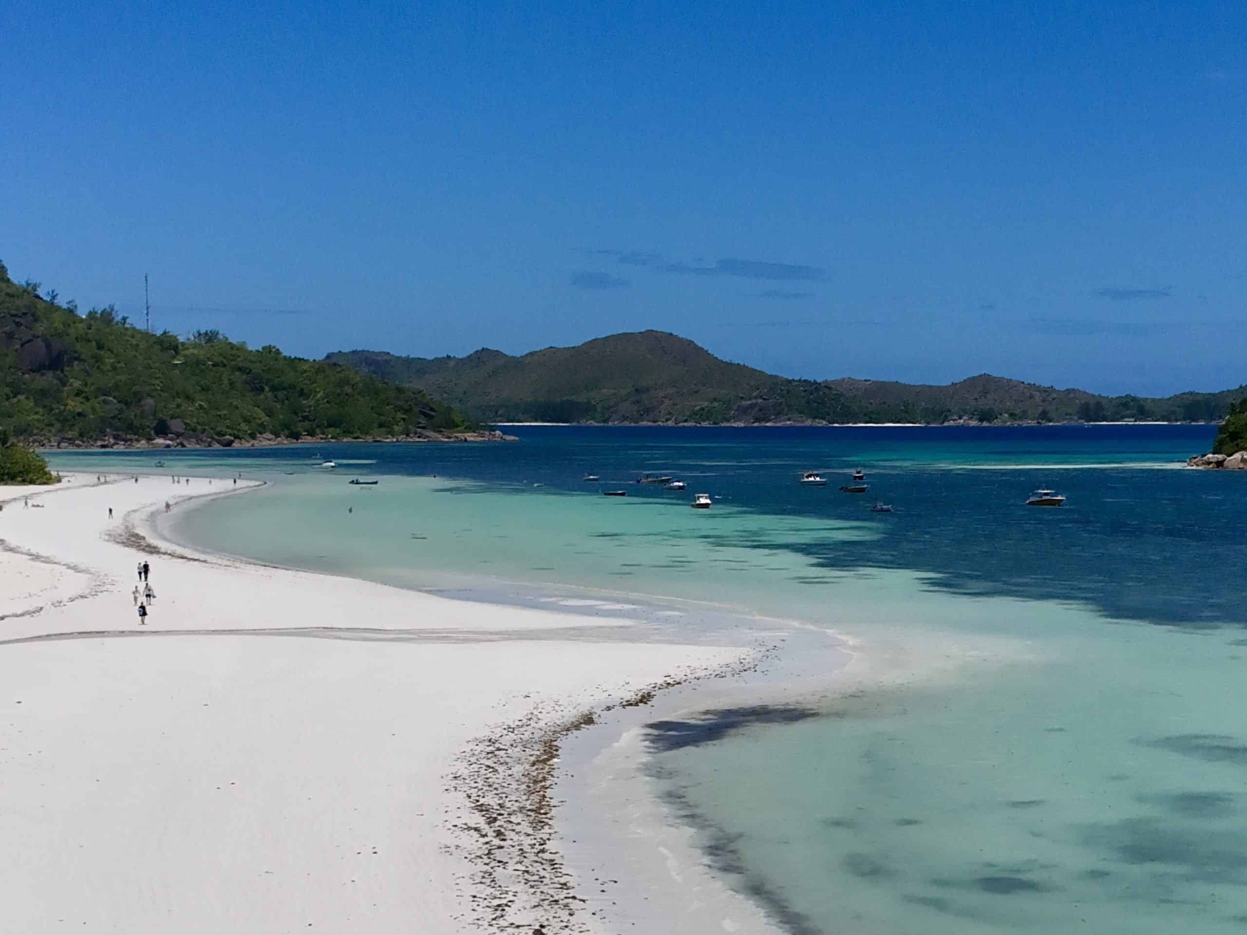 Anse Volbert (Côte d’Or), Praslin — longue plage familiale aux eaux calmes