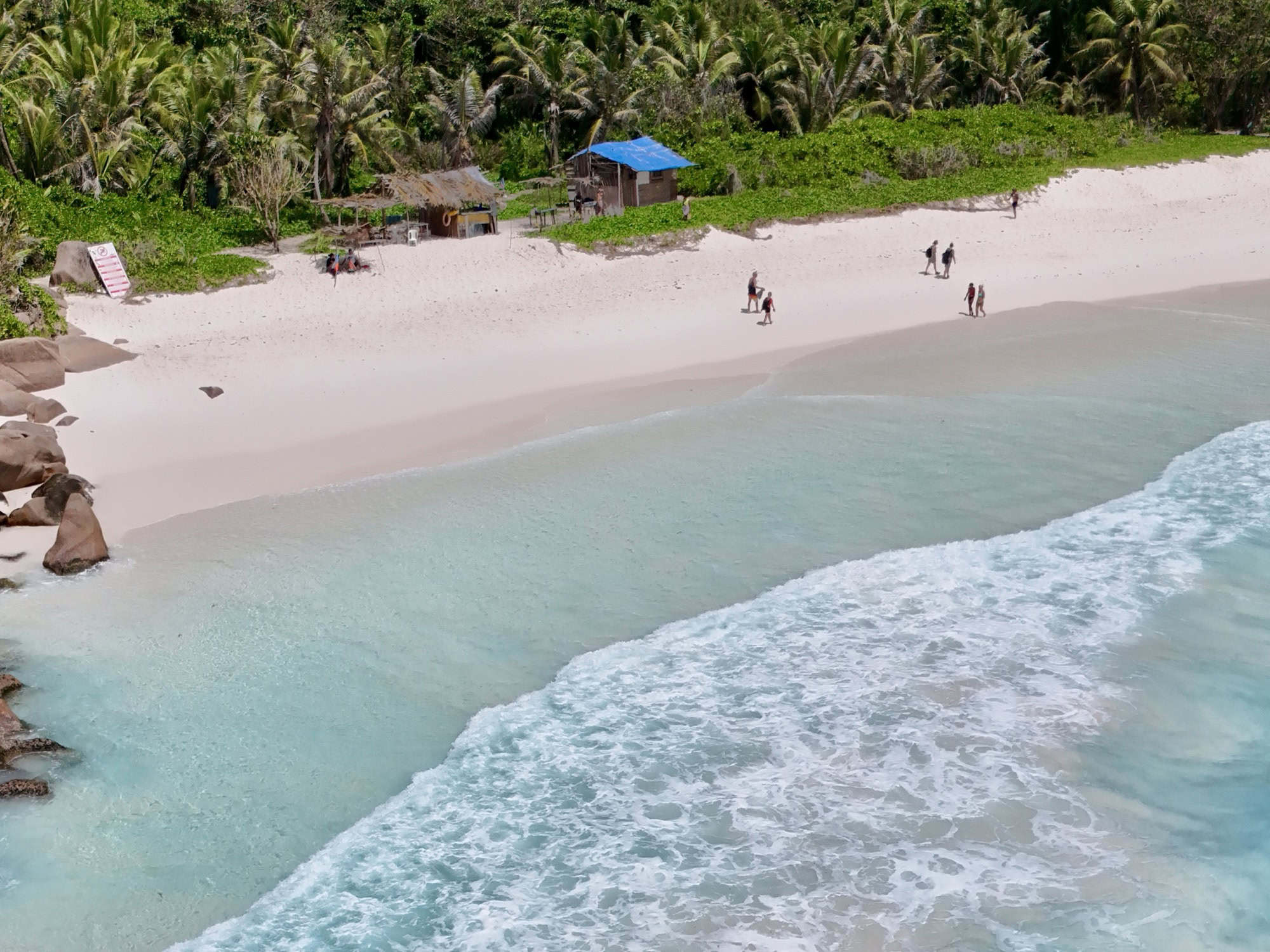 _filename: plages-partie-est-mahe-iles-seychelles.jpg.