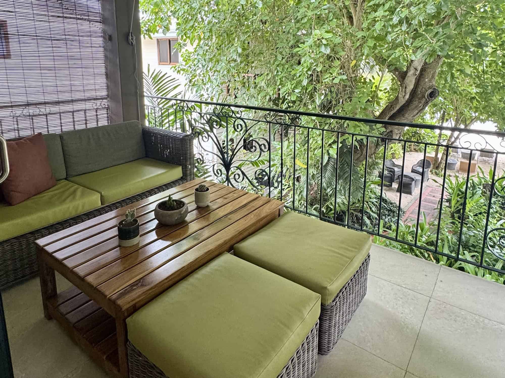 Balcony — Le Repaire