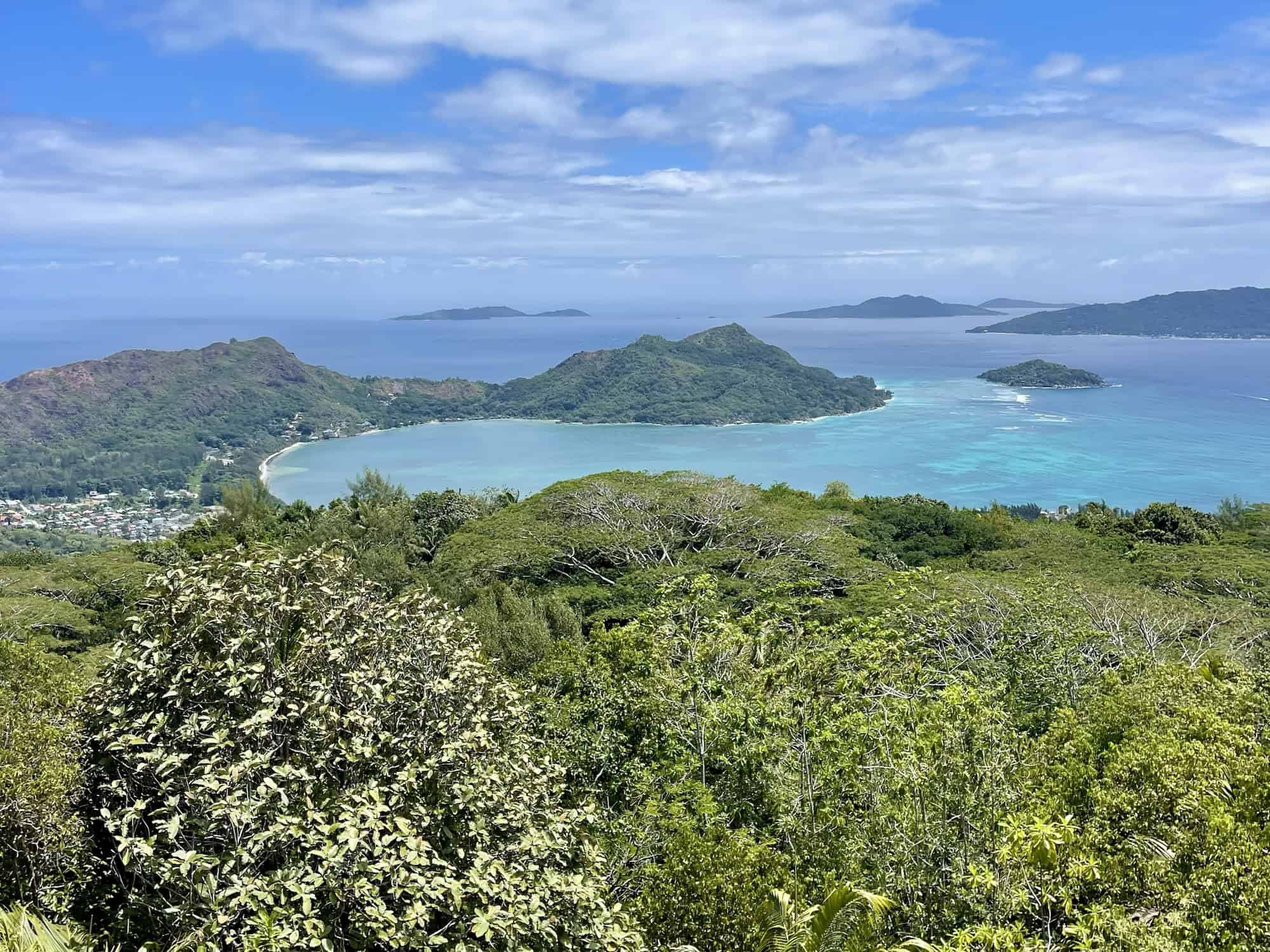 Glacis Noir Trail — ridge trail and viewpoints / sentier de crête et points de vue