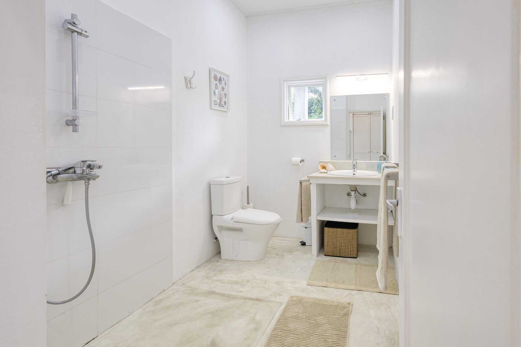 Katiti Lodge — interior details