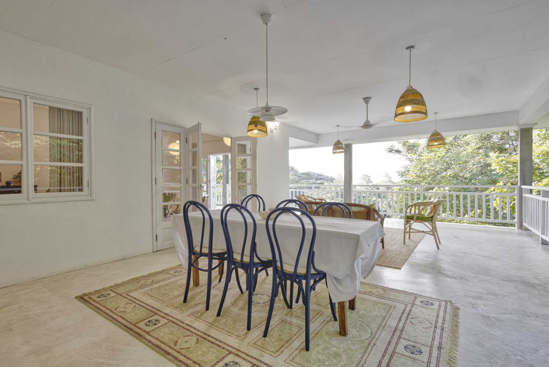 Katiti Lodge — dining table