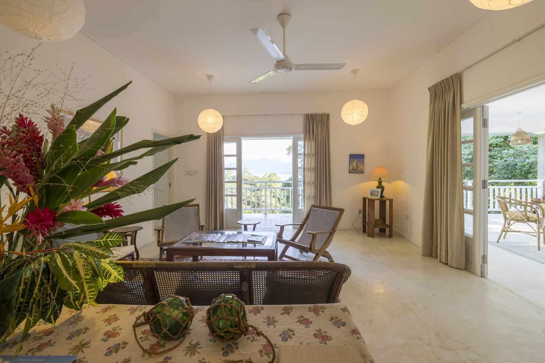 Katiti Lodge — lounge seating area