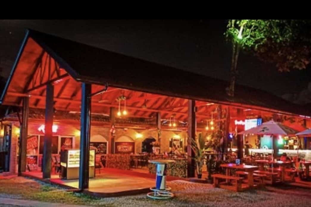 Breeze Garden Restaurant — Praslin
