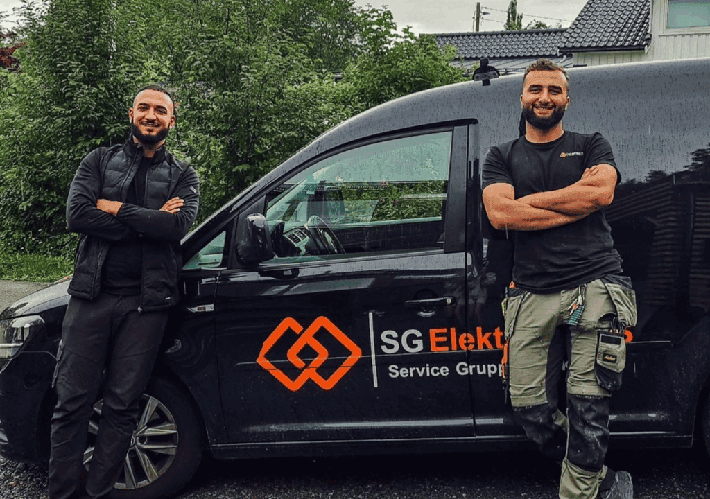 Fjærde filnavn: sg-elektriker-as-team-utendørs.jpg.