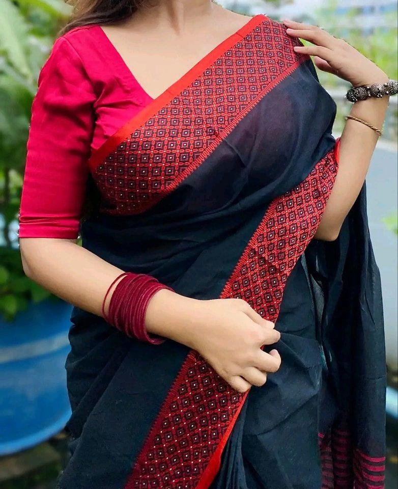 Black saree , tangailer saree কালো কালার শাড়ি, গিফট প্যাকেজ - Image 2