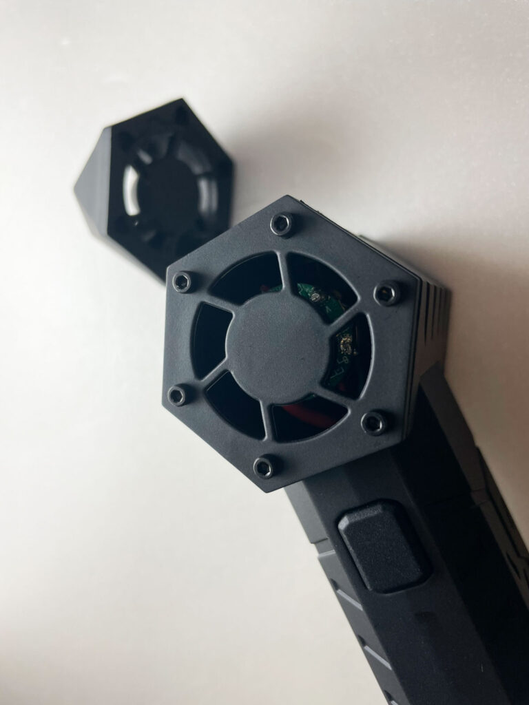 GENTOS（ジェントス）のマグネット式アタッチメント