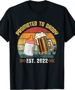 Promoted to Daddy est 2022 Vintage Arrow Classic T-Shirt