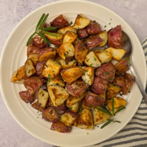 Easy Rosemary Roasted Potatoes