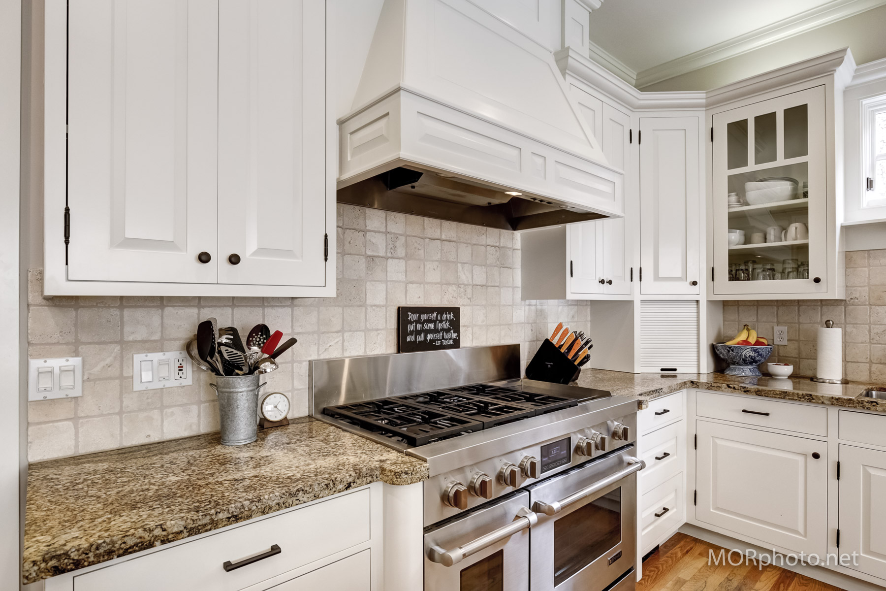 Kitchen Cabinets: Replacement versus Painting