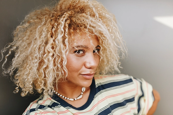 How Long to Leave Bleach on Hair