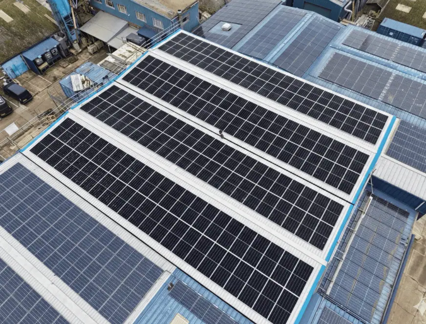 Solar panel installers kent High-efficiency solar panels on commercial buildings in London for renewable energy solutions.