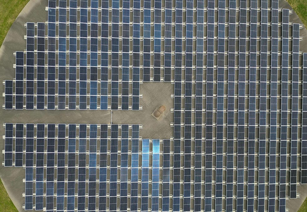 Impianti fotovoltaici: come scegliere e progettare la soluzione giusta per aziende e condomini
