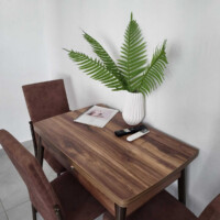 Λεπτομέρεια καθιστικού με άνετο καναπέ, Castle View Premium, Καβάλα