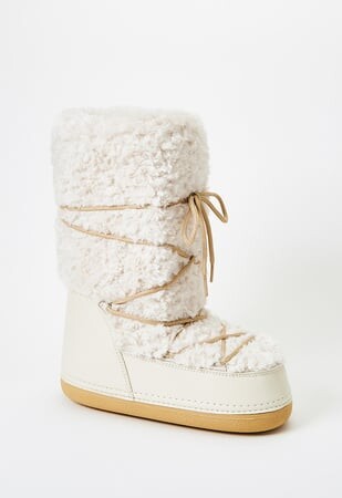 moon boots