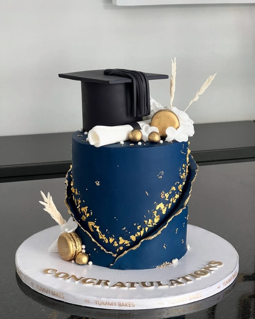 cute graduation cakes