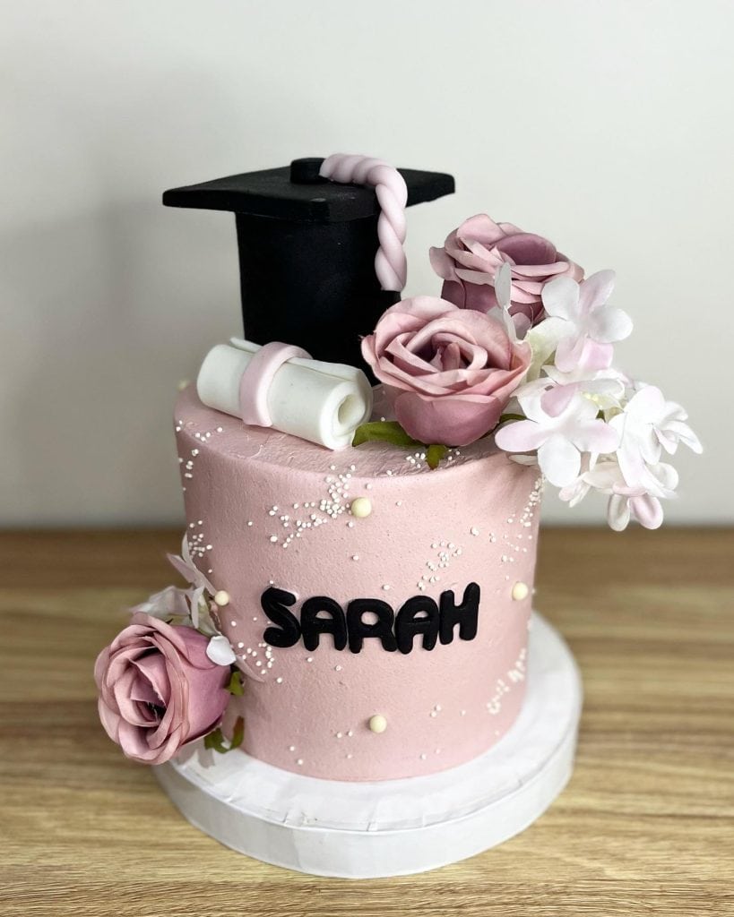 cakes for graduation