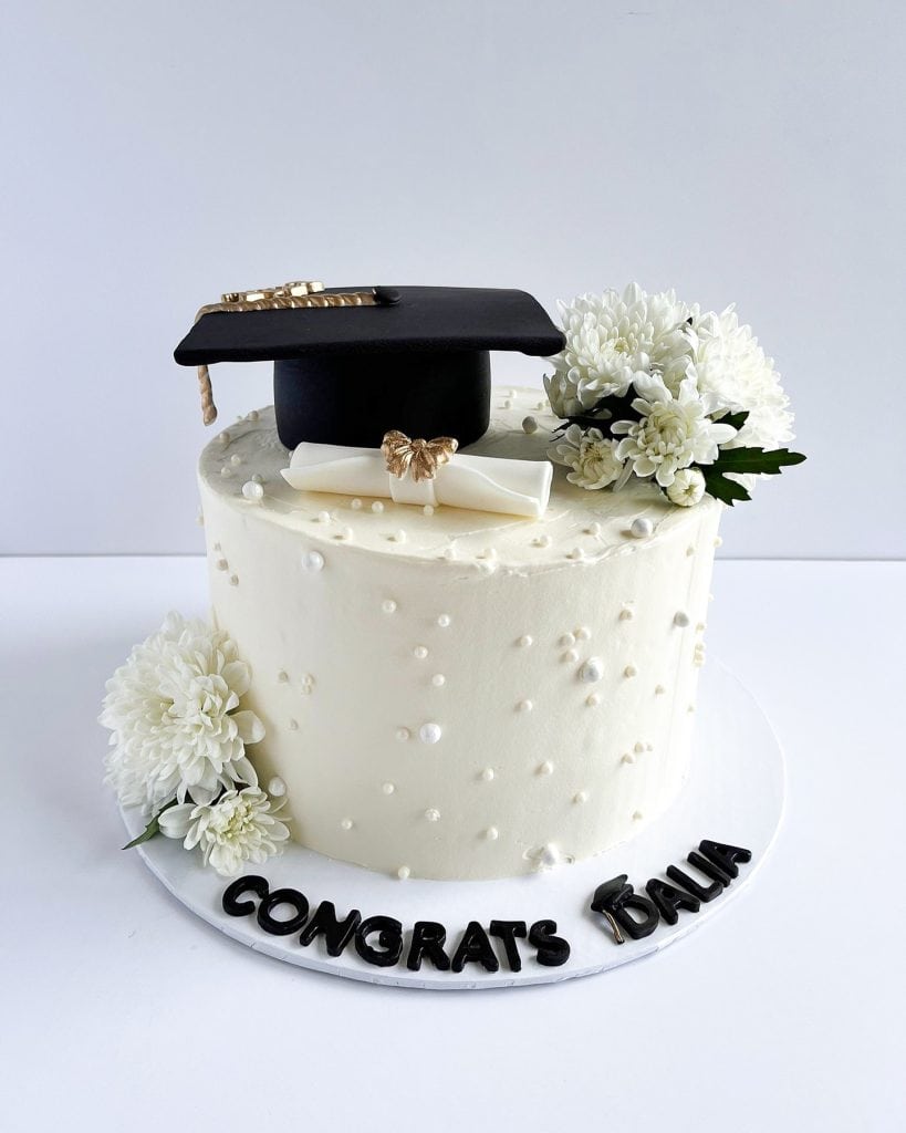 cute grad cakes