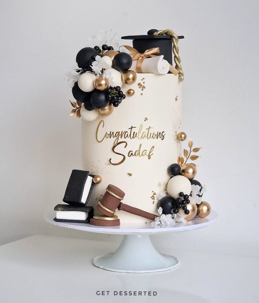 small graduation cakes
