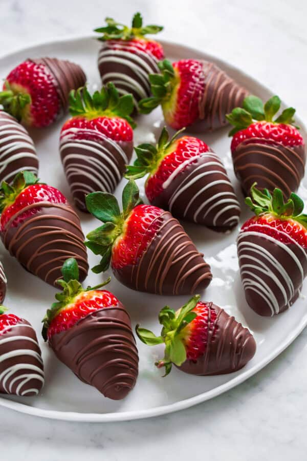 Valentine's Day Chocolate Covered Strawberries