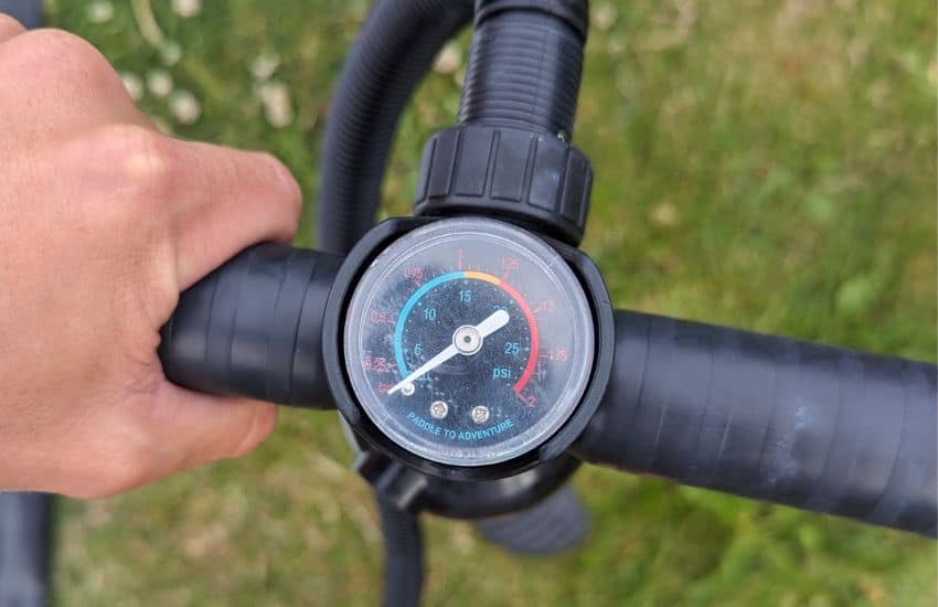 How to Inflate and Deflate Your Paddle Board (Step-by-Step Guide) 2 Reading the pressure gauge