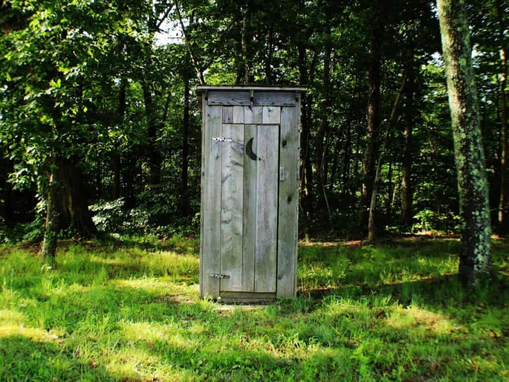 Wild Camping: The Complete Beginner's Guide (2025) 26 Where to poop when wild camping?