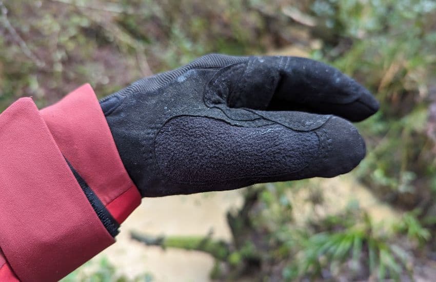 Sealskinz Harling Waterproof Gloves: Stay Dry Outdoors 3 Fleece wiper