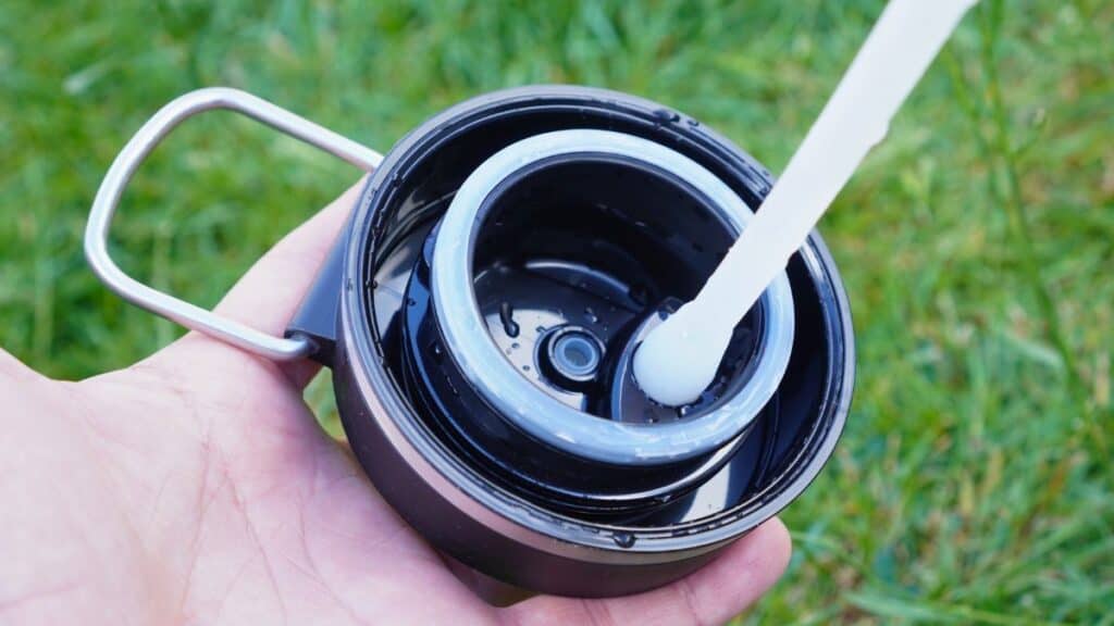 Thermos Icon Flip Bottle - leakproof seal and straw