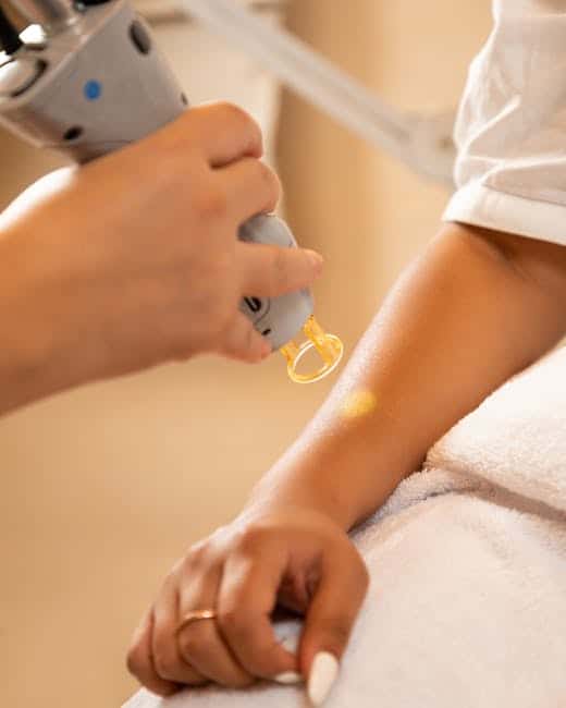 Højkvalitets laserbehandling til hudforbedring og anti-aging.
