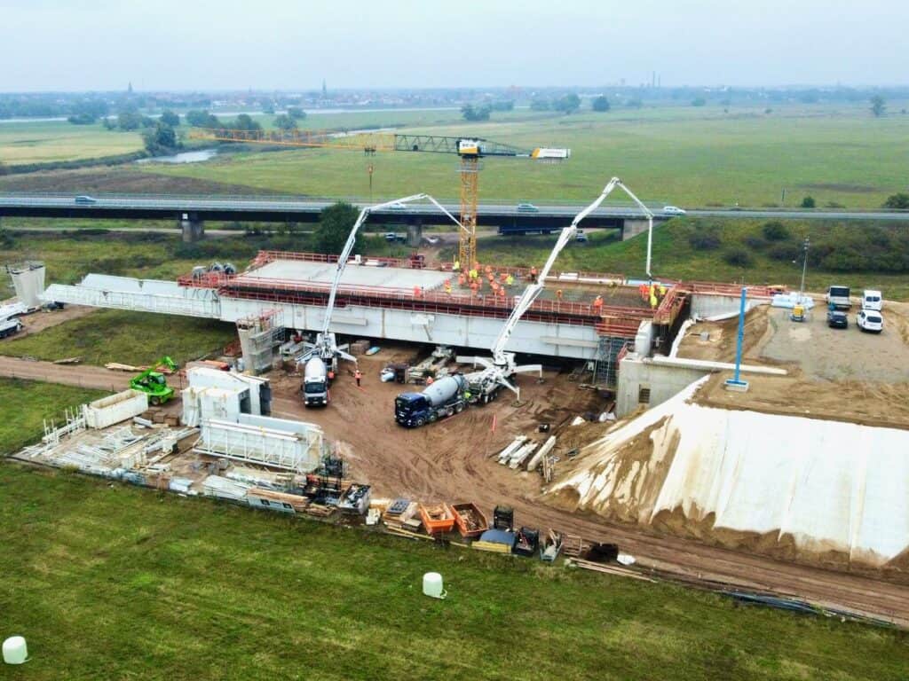 Strukturas MSS Underslung Elbebrucke