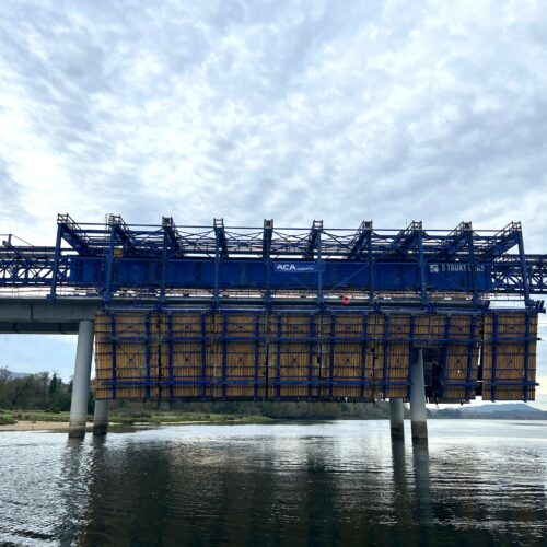 Overhead MSS at River Lima bridge construction, Portugal