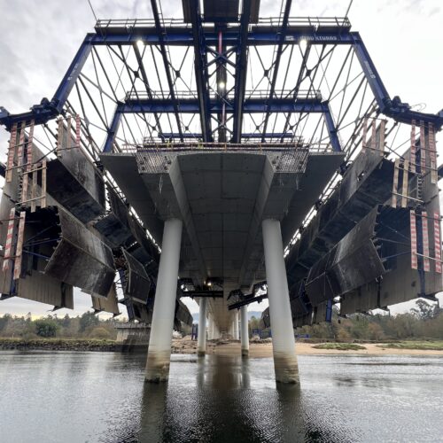 Overhead MSS at River Lima bridge construction, Portugal