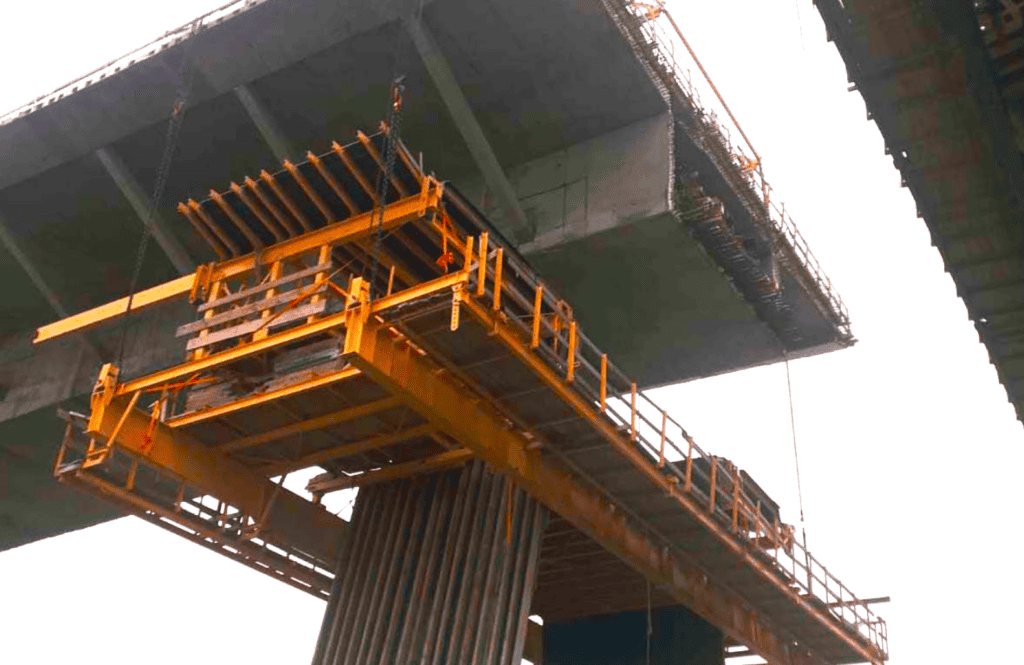 External formwork during launch back