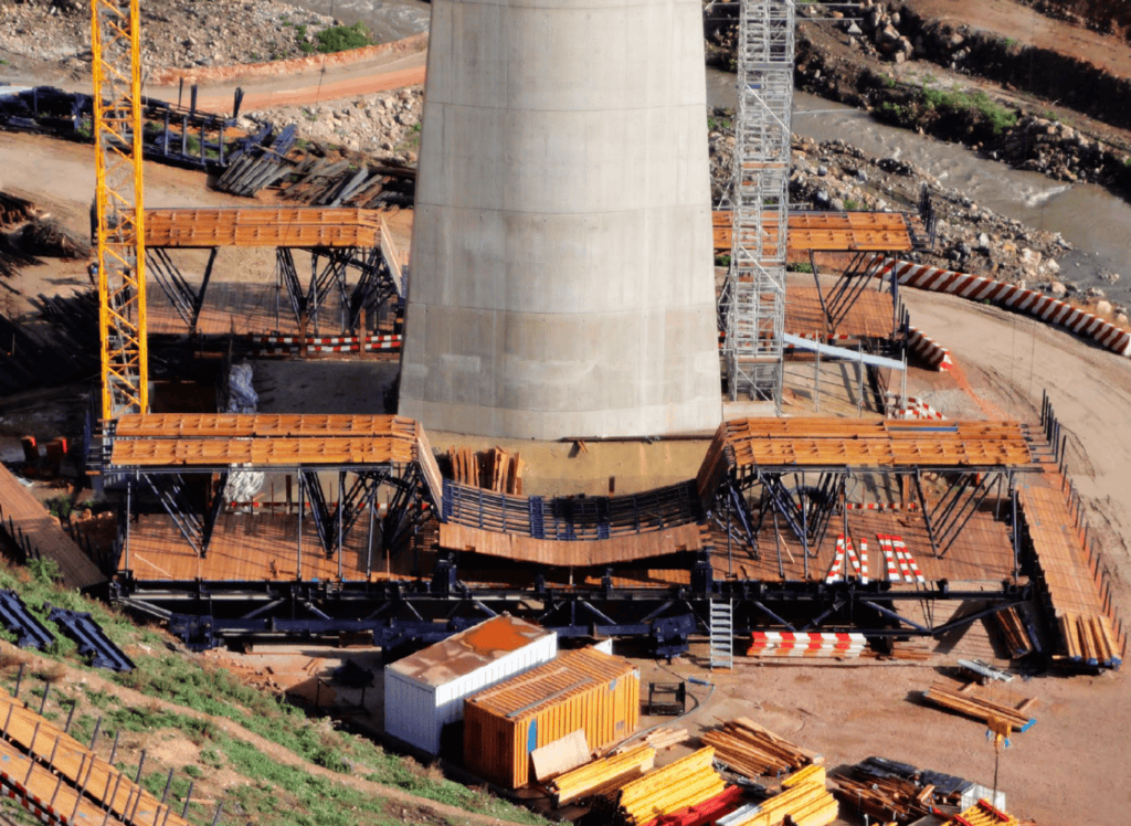 External formwork ready to be lifted