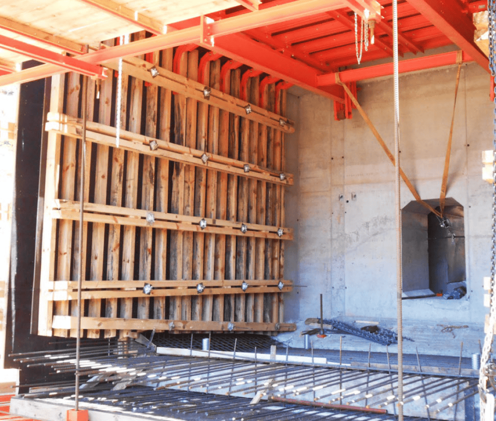 Internal formwork – vertical saw wooden beams and horizontal saw wooden beams acting as strong backs