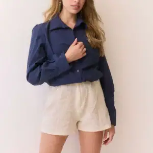 גזרת חולצה מכופתרת - סטייליש