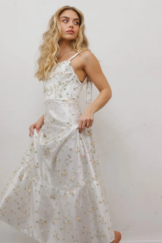 קורס עיצוב אופנה לנערות - Stylish