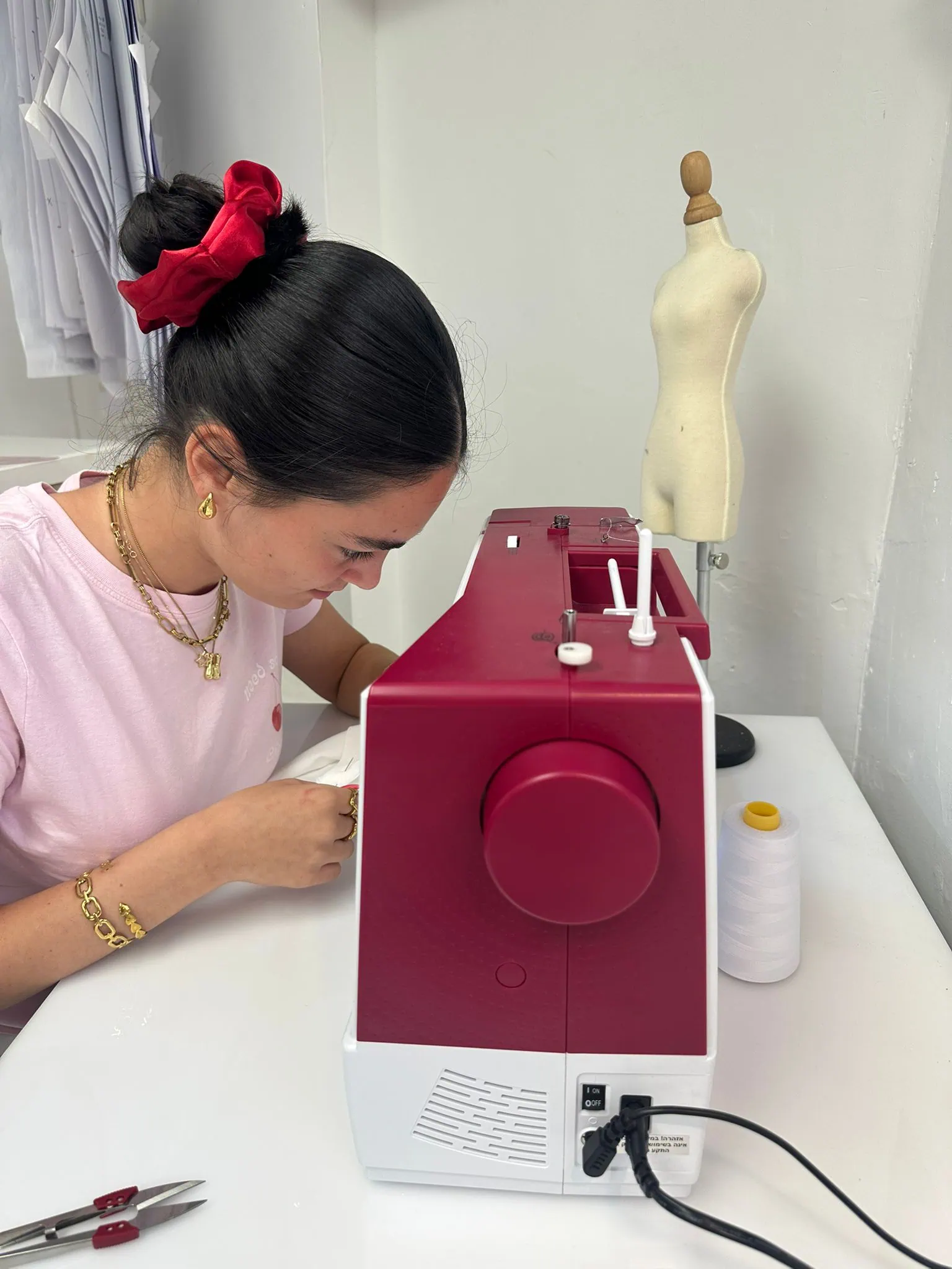 מדריך מחטים למכונת תפירה - Stylish