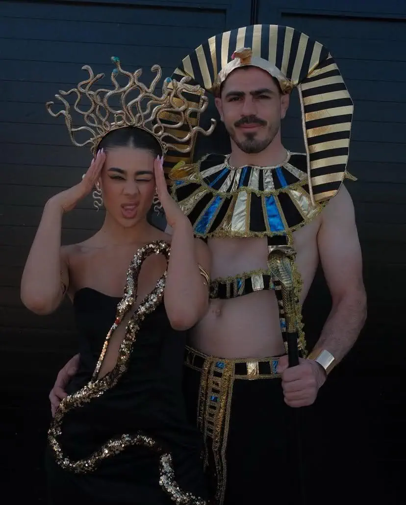 אנג'ל ברנס בתחפושת קליאופטרה בעיצוב Stylish