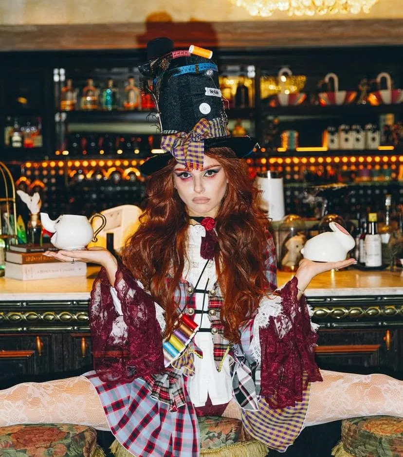 עיצוב תחפושת הכובען המטורף - סטייליש, בית ספר לעיצוב אופנה