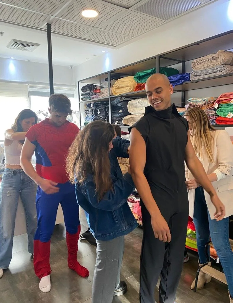 אביב מנשה בתחפושת Venom בעיצוב Stylish