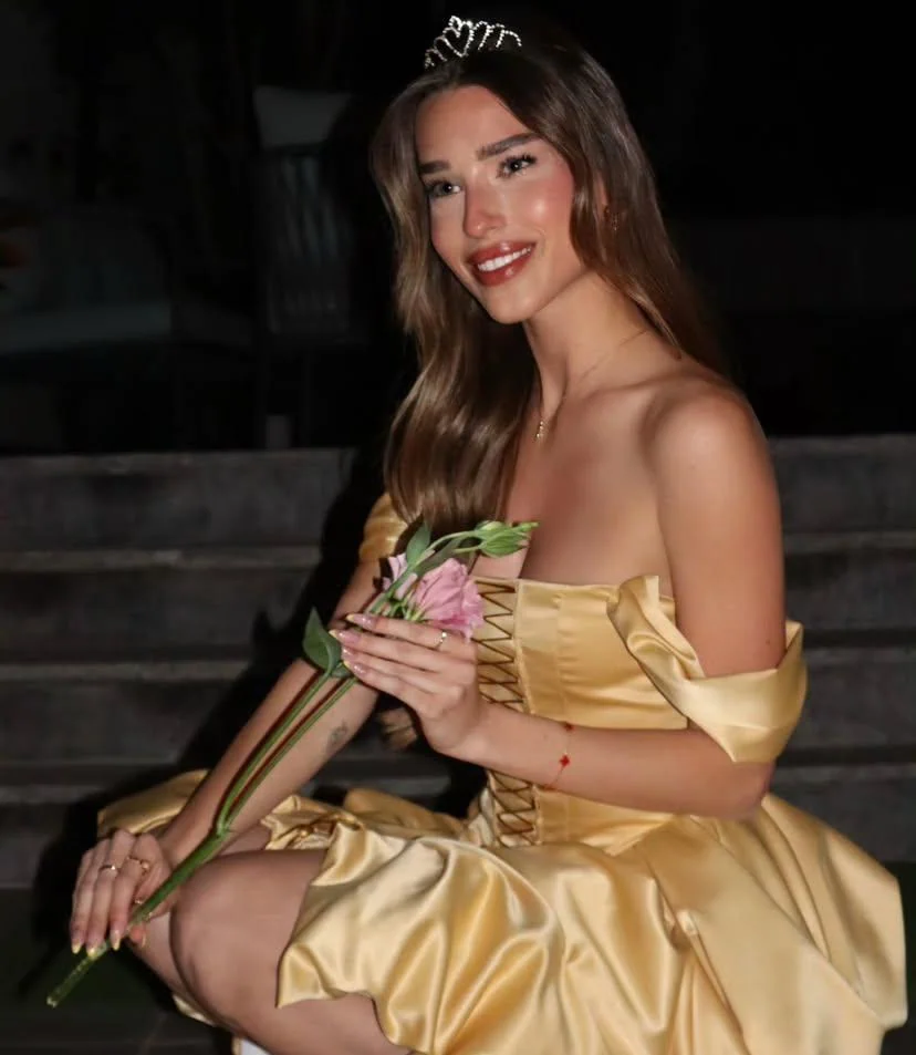 תחפושת Belle והנסיך בעיצוב סטייליש