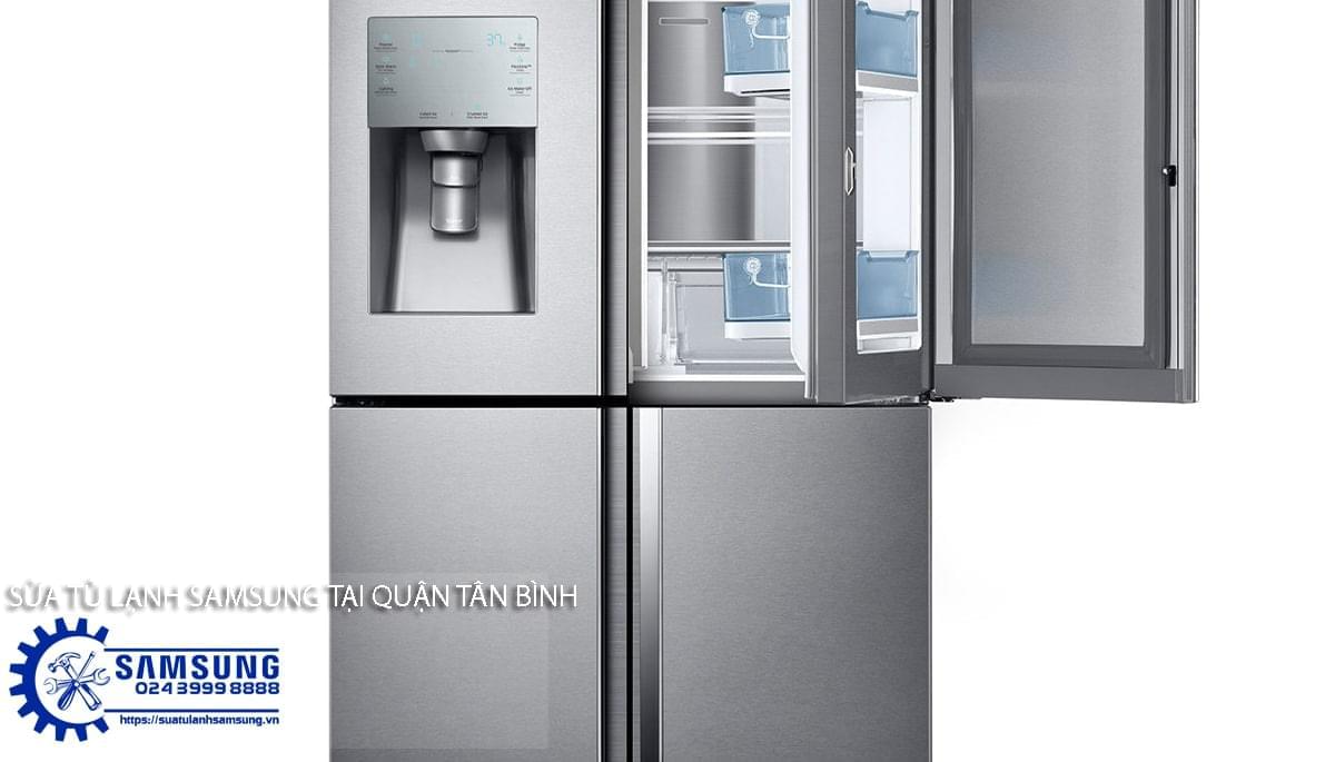 High-quality Samsung side-by-side refrigerator with water dispenser and spacious freezer storage in stainless steel finish. Ideal for modern kitchens, combining durability and energy efficiency.