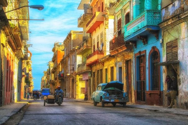 Cuban street with overflowing view of the ocean (Exhibit Edition)