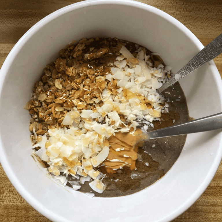 A homemade açaí bowl which is an affordable option on a plant based diet