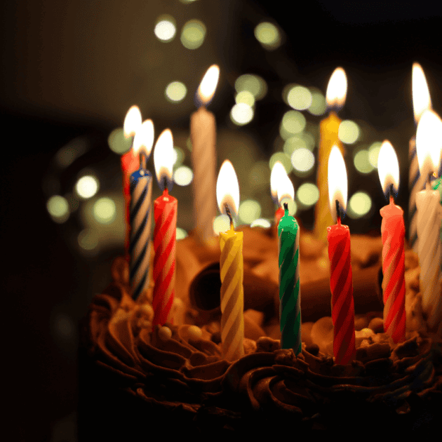 sustainable birthday candles as sustainable decor