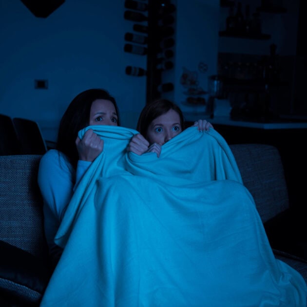 a spooky Halloween date for couples