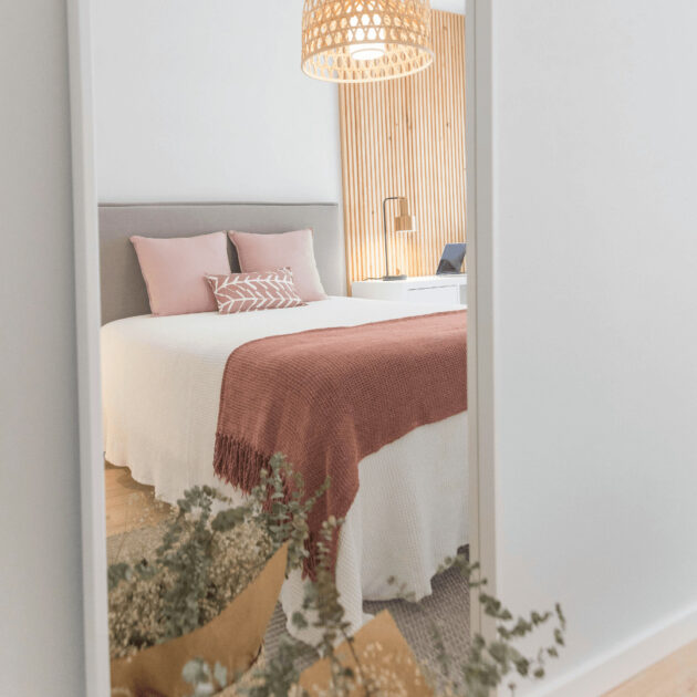 small bedroom inspiration with a simple color scheme