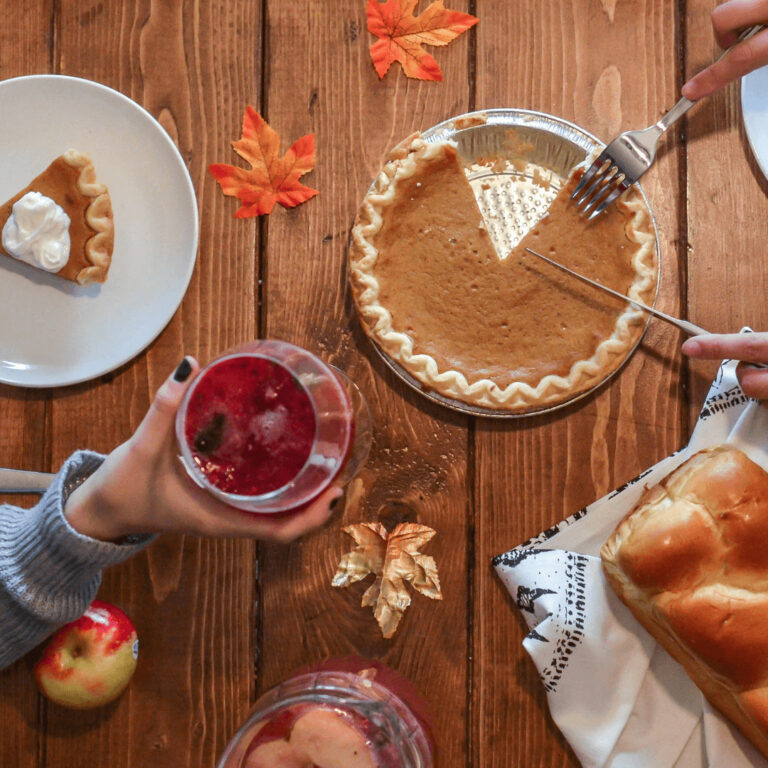 friends eating Thanksgiving together